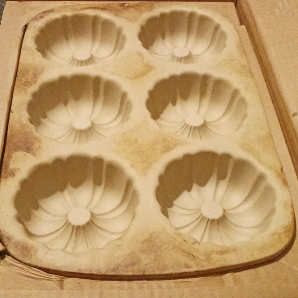 Pampered Chef Fluted Pan